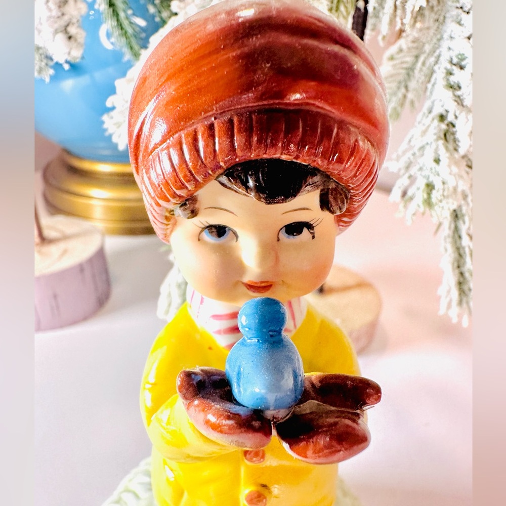Darling Vintage 1973 Moppets Fran Mar Porcelain Music Box Winter Girl w Bluebird